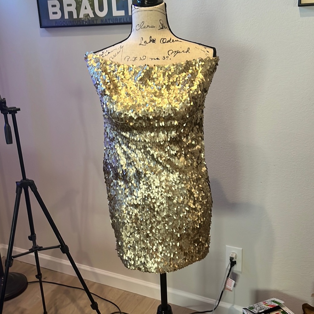 Gold Sparkle and Fade party dress size 8 (runs small)